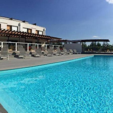 Apartamento 104 Douce Provence Au Calme Face A La Piscine Éguilles Exterior foto