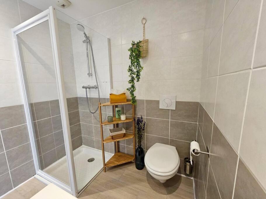 Apartamento 104 Douce Provence Au Calme Face A La Piscine Éguilles Exterior foto